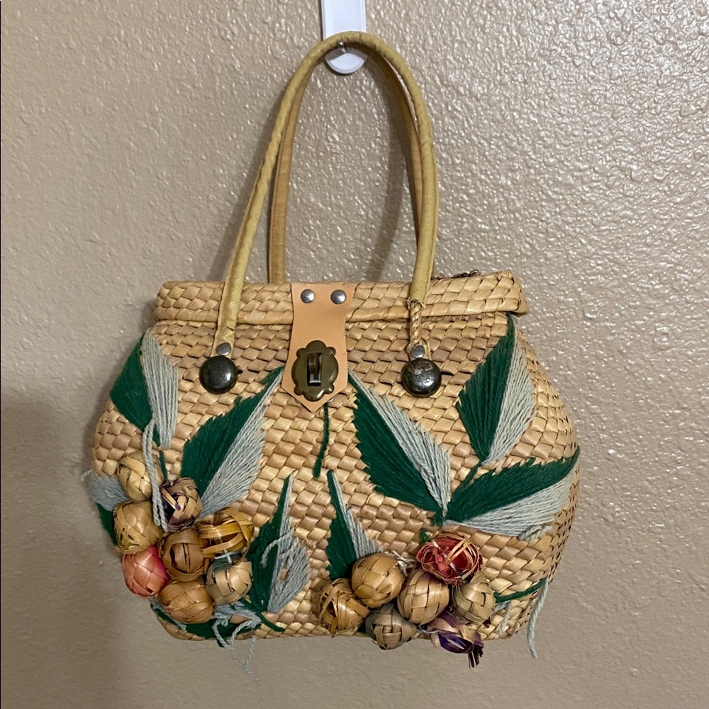 Handwoven Straw Bag with Green and Tan Accents- No rips -No stains-Rare- vintage